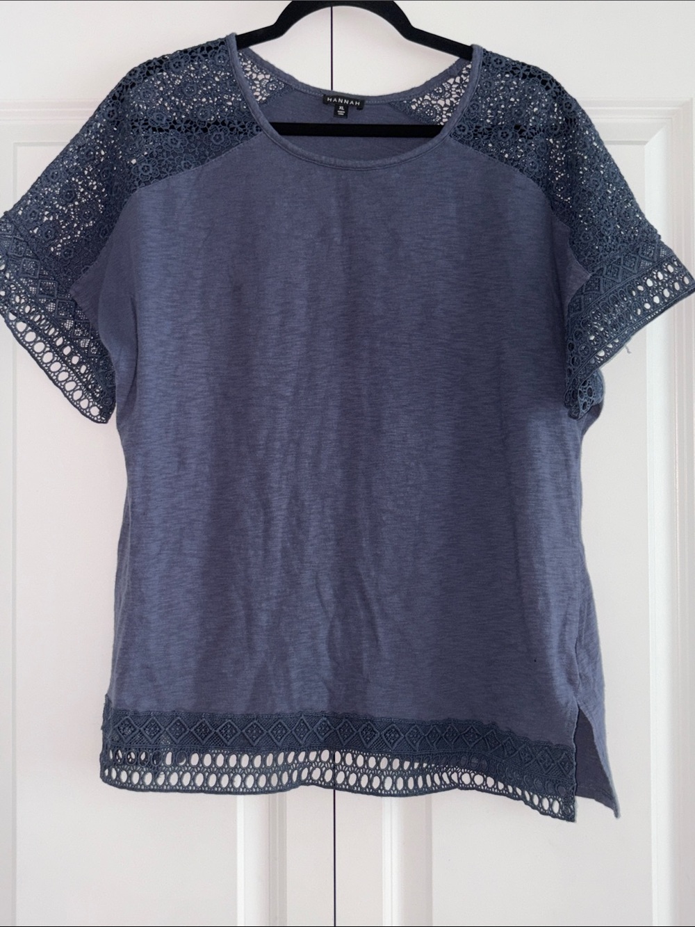 *Flawed* Hannah blue and lace floral embroidered 100% cotton blouse Size XL
